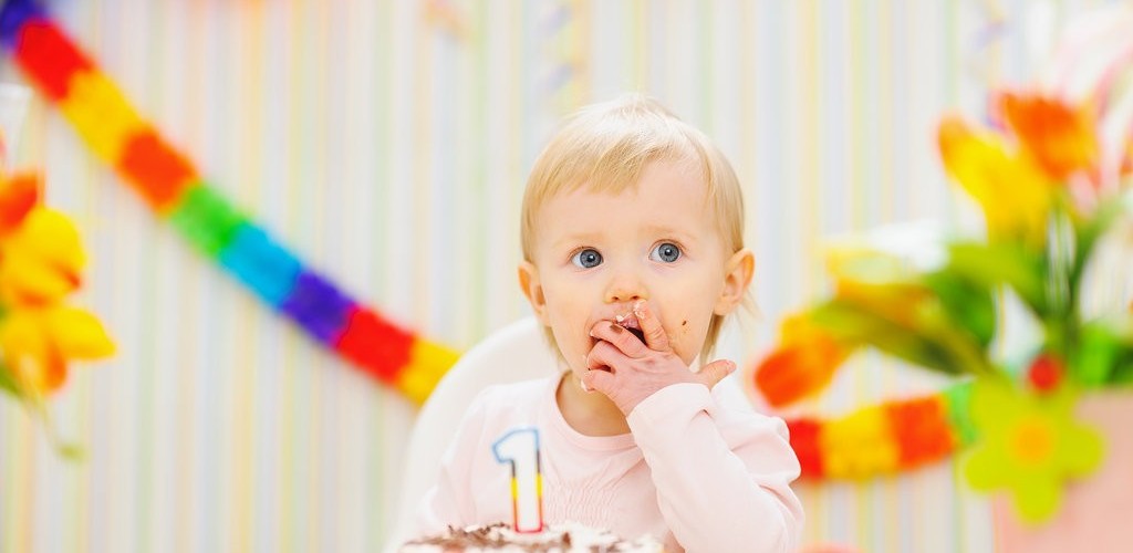 Isla’s Confetti-Filled First Birthday Party
